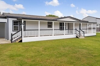 Building Photo - 17319 Wells Dr