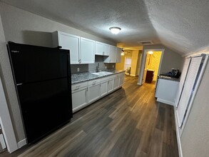 Building Photo - 513 22nd St