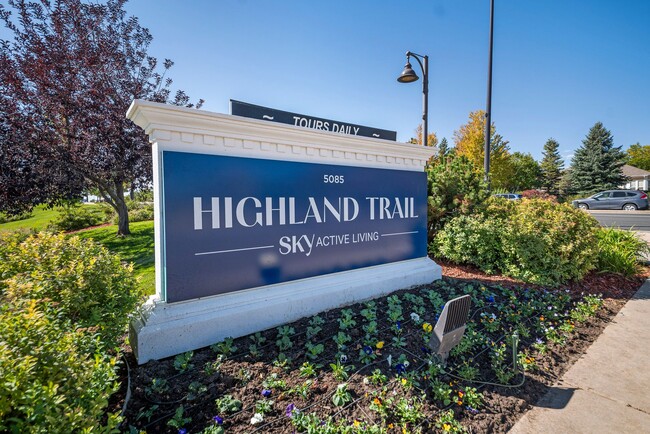 Exterior de la comunidad - Highland Trail Senior Apartments