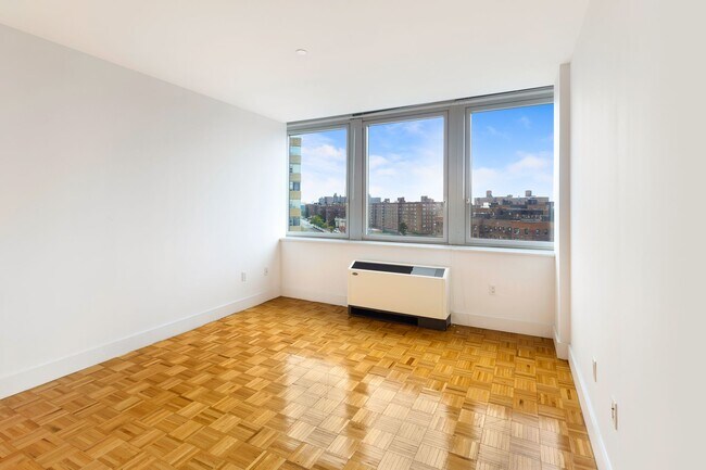 Foto del edificio - 97-45 Queens Blvd