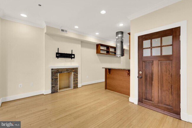 Foto del edificio - 1126 Columbia Rd NW