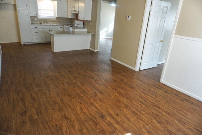 Building Photo - 2314 62nd St