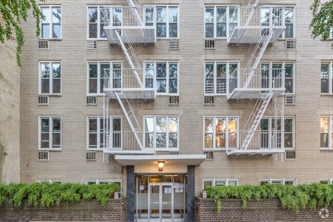 Entrada - 54 Orange St