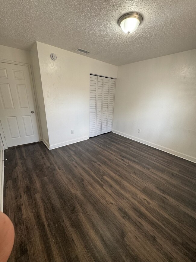 Building Photo - 8565 Channelview Cir