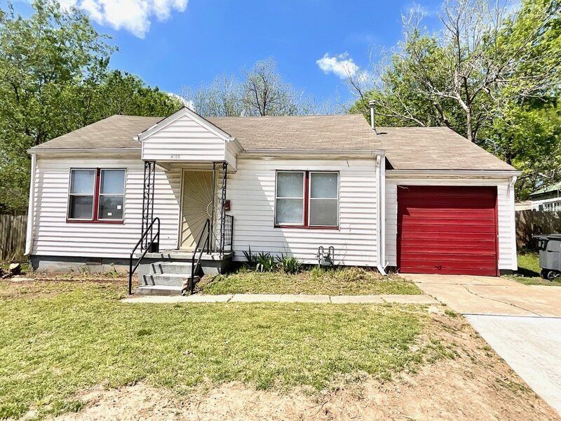 Primary Photo - 4138 S 33rd W Ave