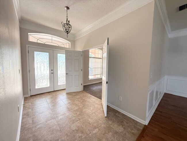 Foto del edificio - Spacious and well-appointed 4-bedroom, 3.5...