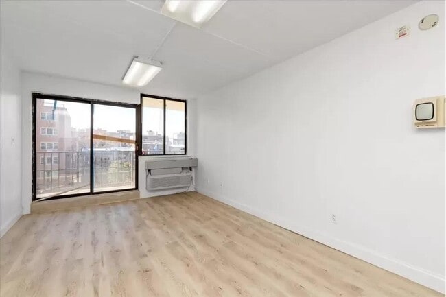 Building Photo - 23-22 30th Rd