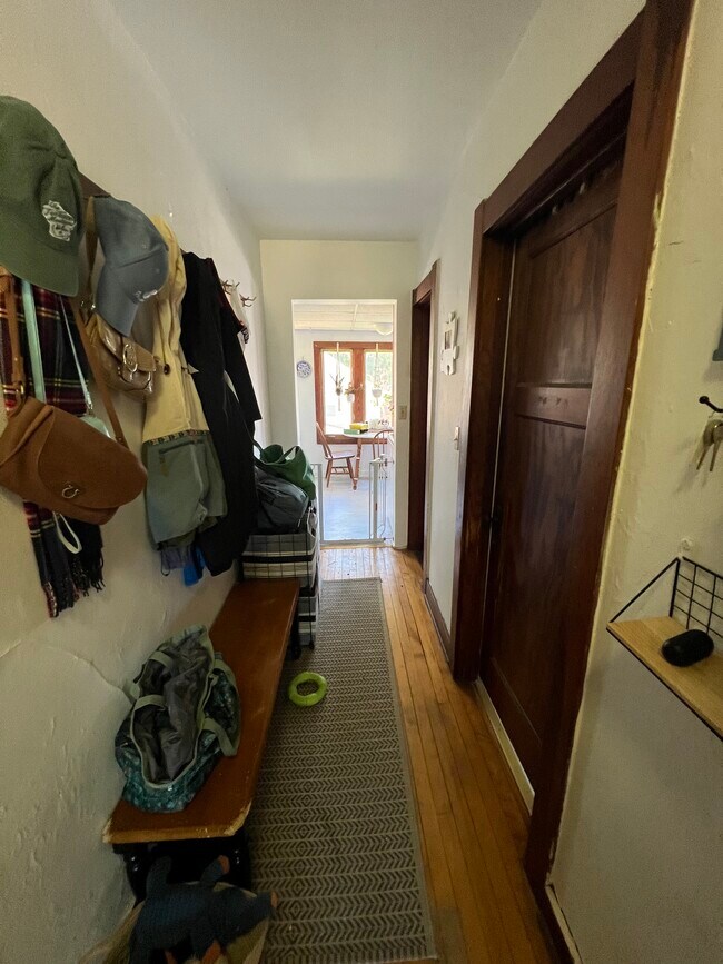 Foto del edificio - 517 W Doty St