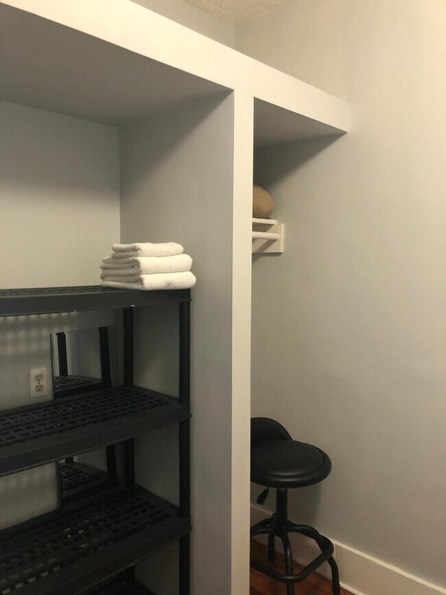 Building Photo - 41 Strathmore Rd