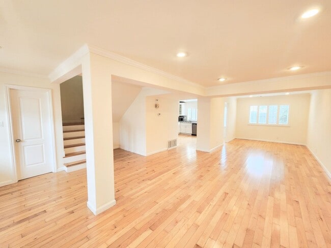 Building Photo - Updated 4 bedroom home