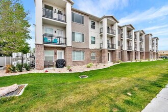 Building Photo - 155 E 900 S St