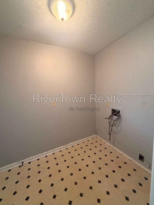Foto del edificio - 4280 Mikewood Dr