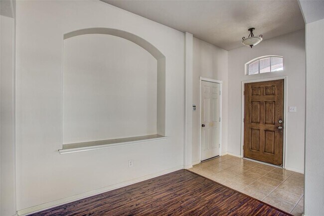 Foto del edificio - 2346 Cool Springs Ln