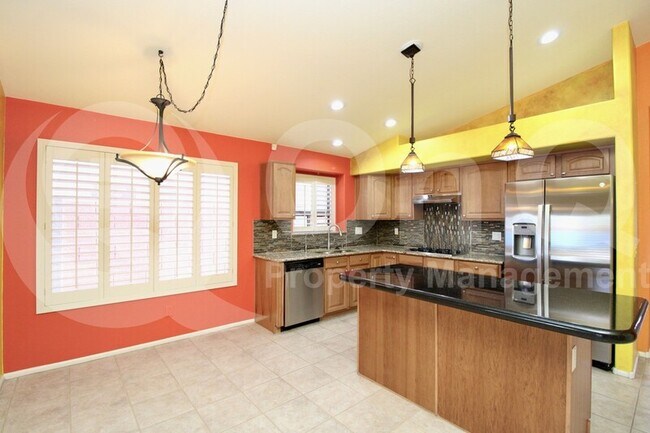 Foto del edificio - 16372 W Woodlands Ave