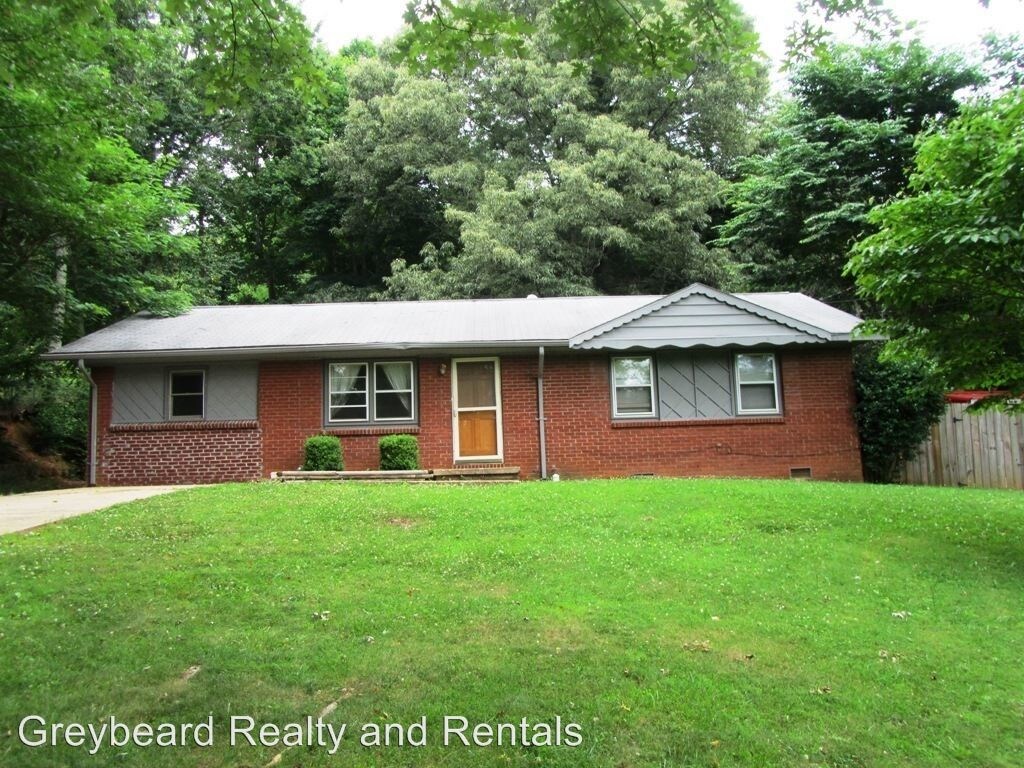 Primary Photo - 4 br, 2 bath House - 202 Melody Circle