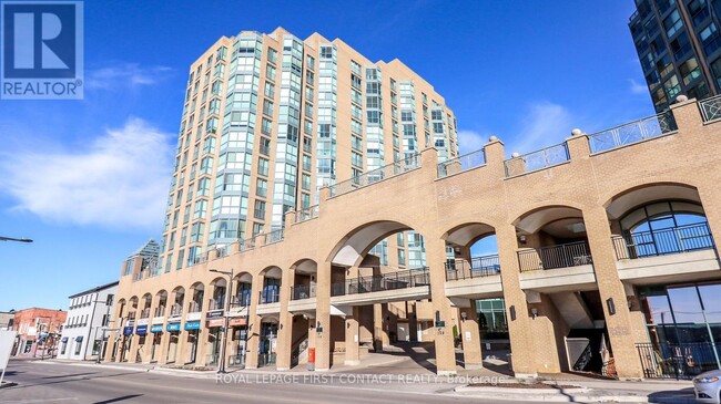 Building Photo - 140-140 Dunlop St E