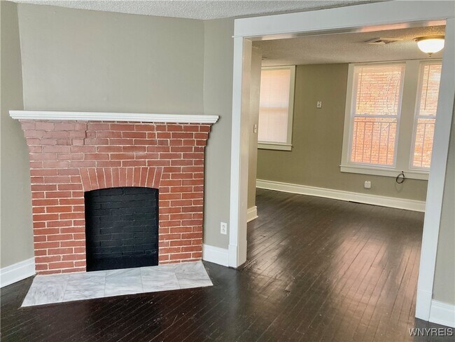 Foto del edificio - 294 S Elmwood Ave