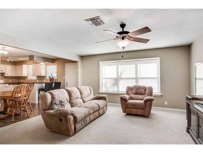 Foto del edificio - 10506 School House Ln
