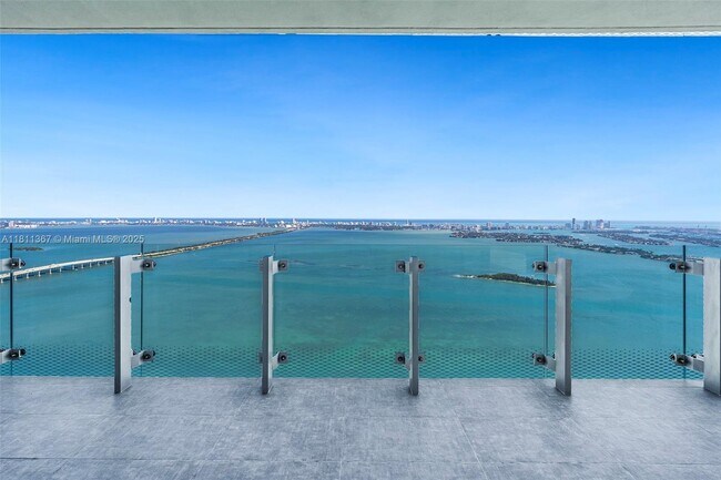 Foto del edificio - 700 NE 26th Terrace