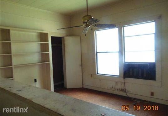 Building Photo - 3 br, 1 bath House - 520 Argyle St
