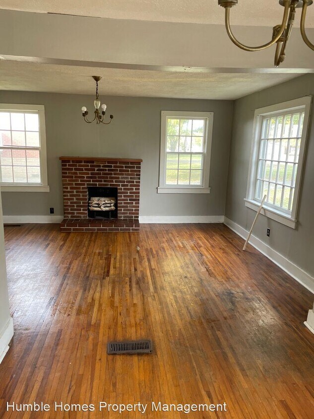 Primary Photo - 4 br, 1 bath House - 1017 N Main St