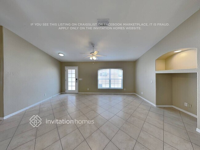 Foto del edificio - 2350 Mauve Terrace