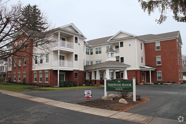 Building Photo - Hardwood Manor - Senior 55+
