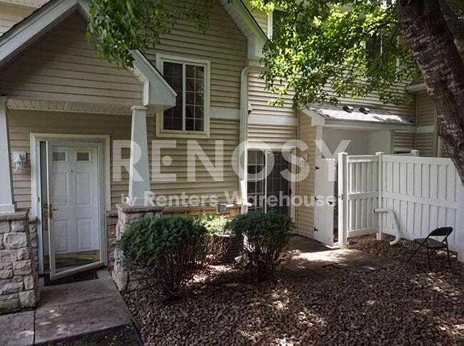 Building Photo - 612 Willoughby Way W