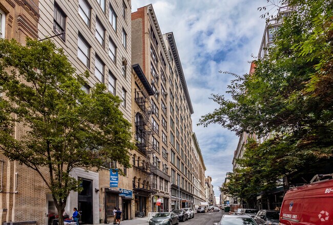 Building Photo - The Lion's Head Condominium