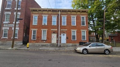 Building Photo - 2131 Staebler St
