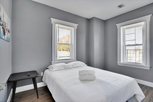 Building Photo - 348 Carnegie Place