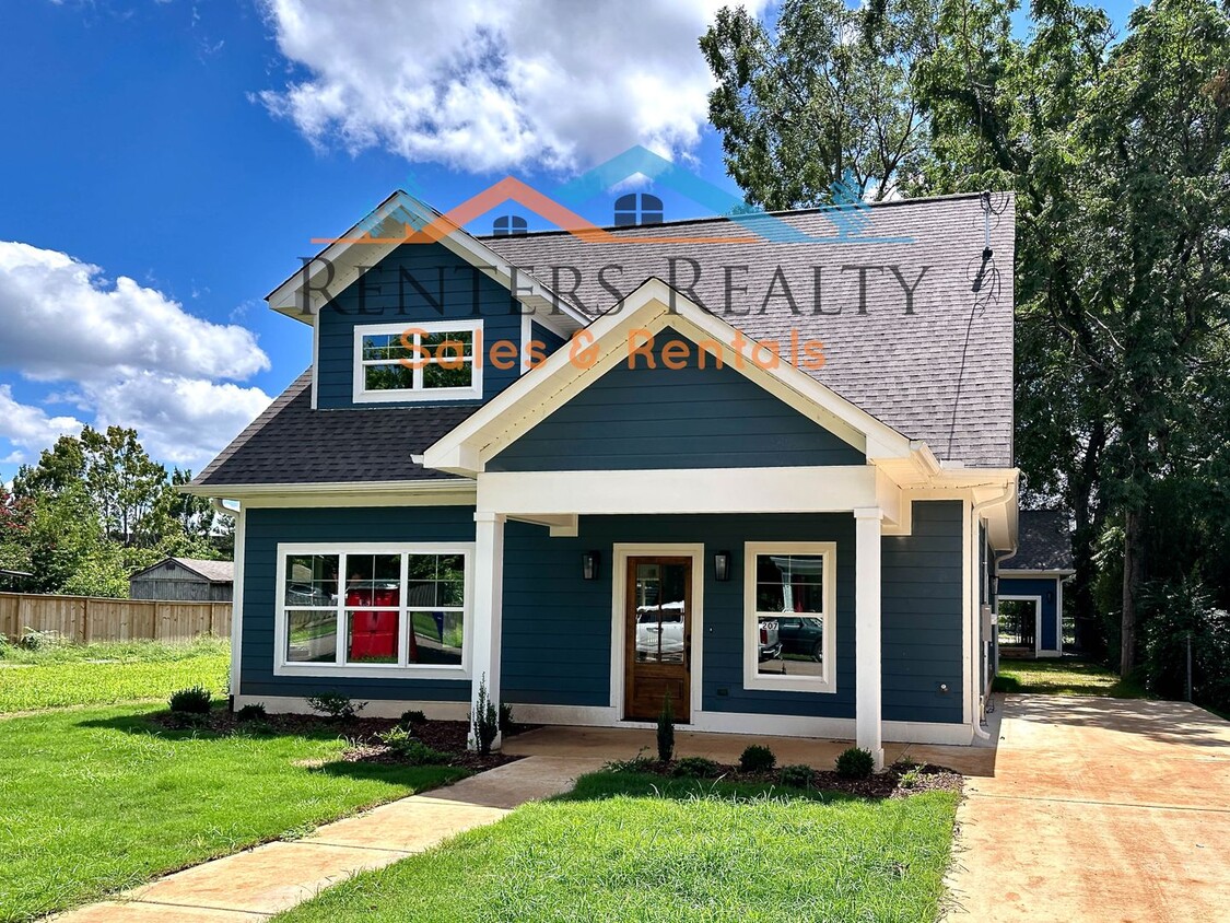 207 NW Grove Ave, Huntsville, AL 35801 House Rental in Huntsville, AL