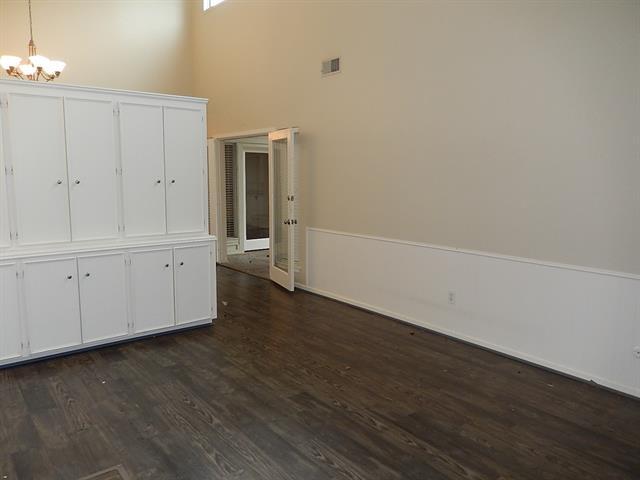 Building Photo - 10525 Boedeker St