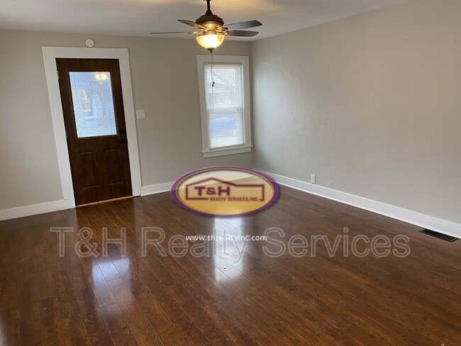 Building Photo - 420 S Butler Ave