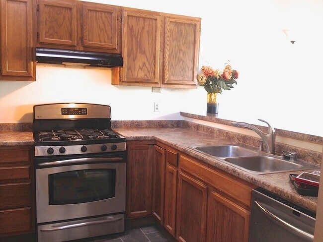 Kitchen - 2304 McRae Rd