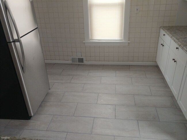 Foto del edificio - 3 br, 1 bath House - 1716 Blake Ave