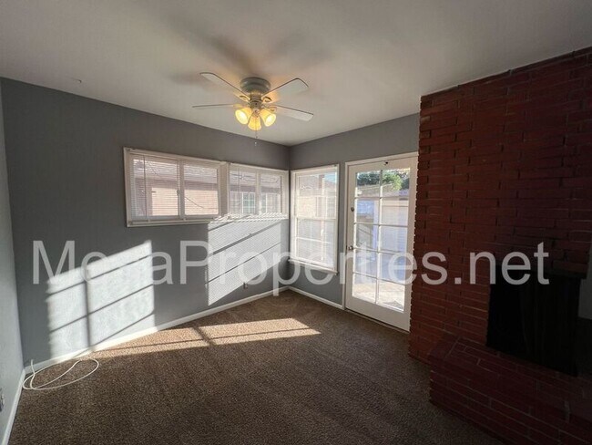 Building Photo - 1636 Elmcrest St