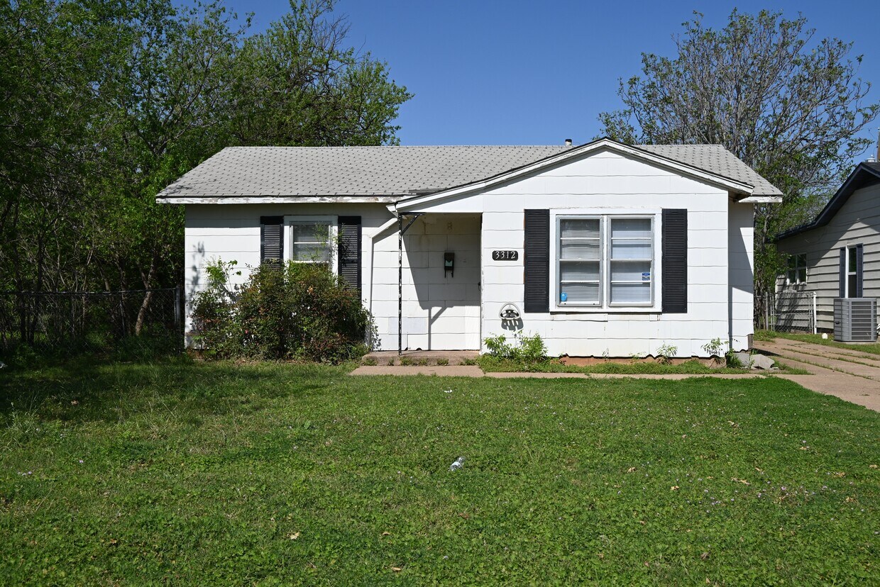 Foto principal - 3312 Buchanan St