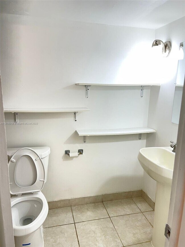 Foto del edificio - 7370 SW 82nd St