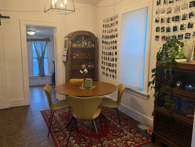 Foto del edificio - 148 E Elm St