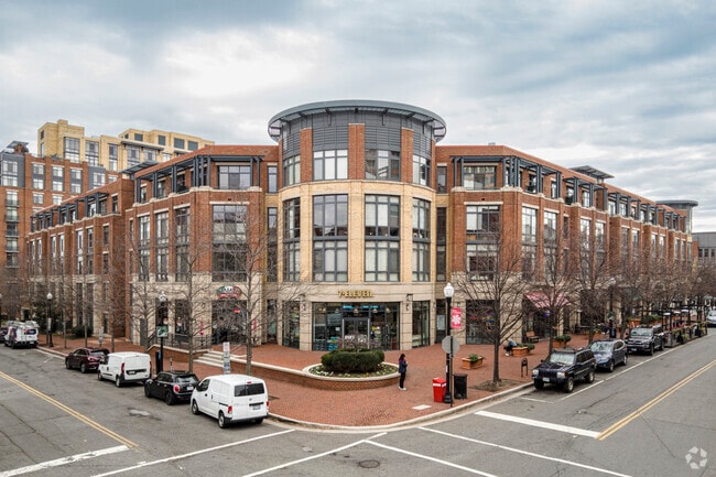 Building Photo - The Condominiums At Carlyle Square
