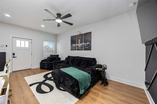 Photo - 205 Bolden St Apartment