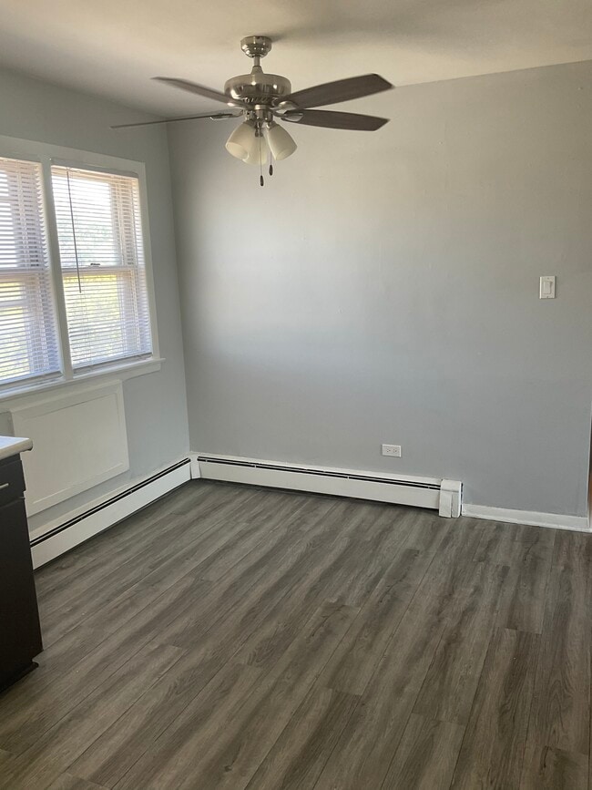 Building Photo - 3601 W 79th St