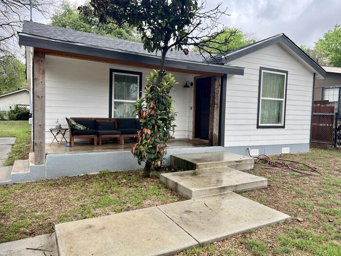 Primary Photo - 1014 Gardina St
