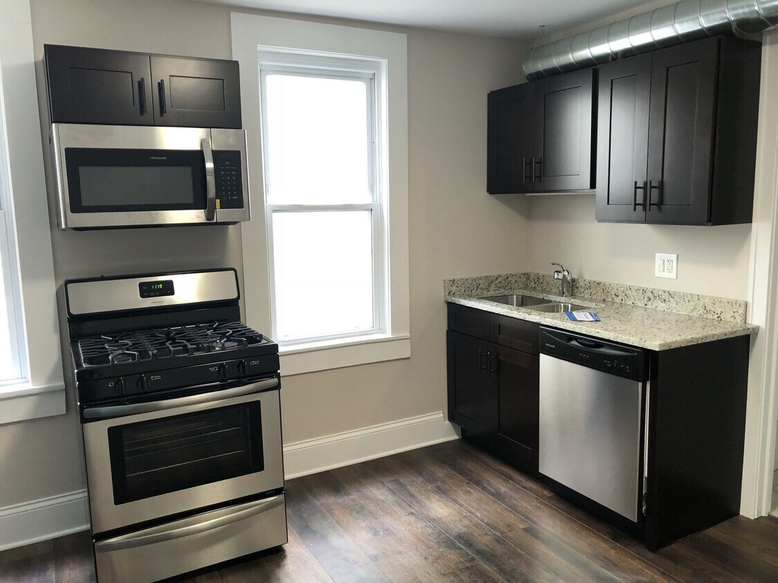 Building Photo - TMack Properties - 2231
