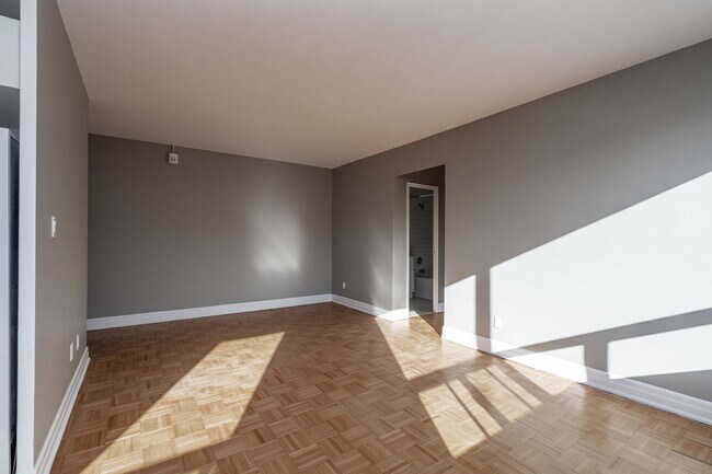 Building Photo - 612 Dawes Rd