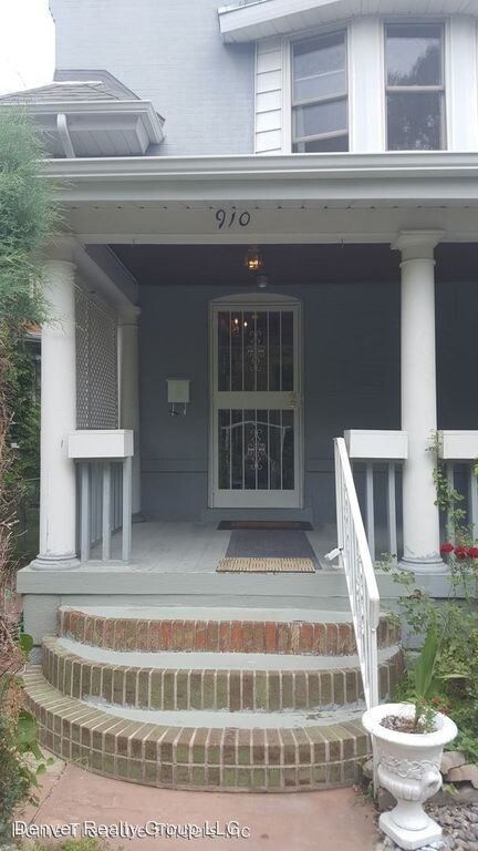 Primary Photo - 3 br, 1.5 bath House - 910 N Marion St