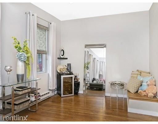 Building Photo - 2 br, 1 bath Apartment - 532 Tremont St
