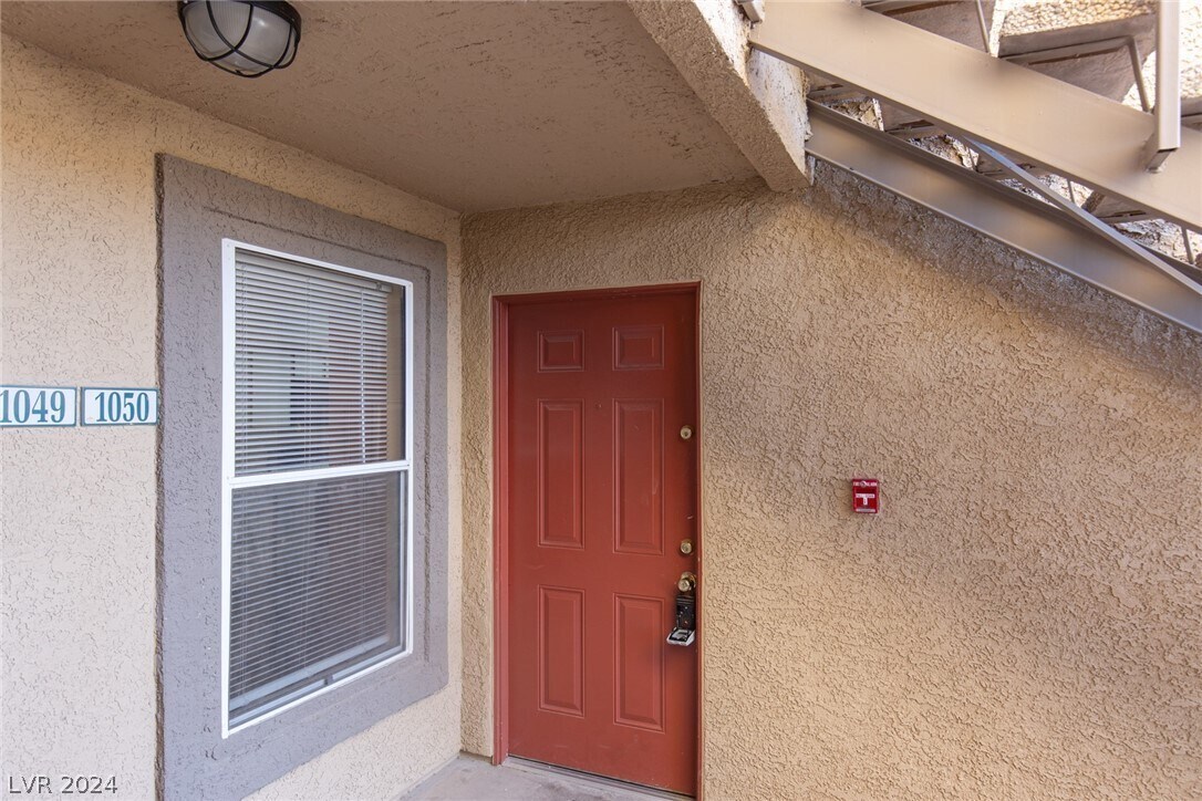 Primary Photo - 2300 E Silverado Ranch Blvd