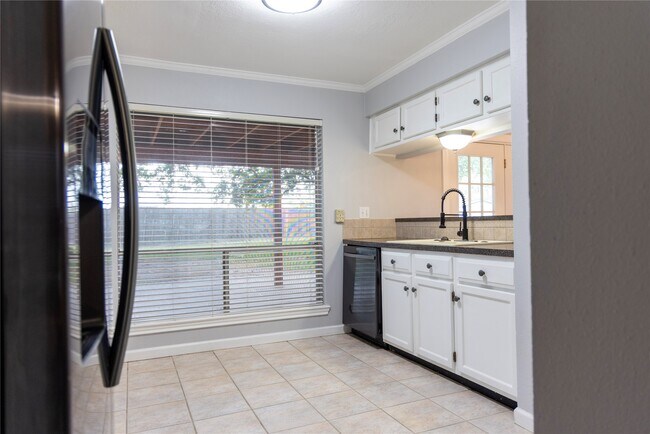 Foto del edificio - 22843 Powell House Ln